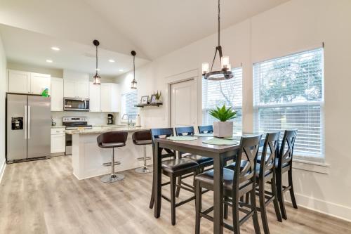 1 Mi to Beach: Retreat w/ Large Yard in Rockport in Holiday Beach (TX)