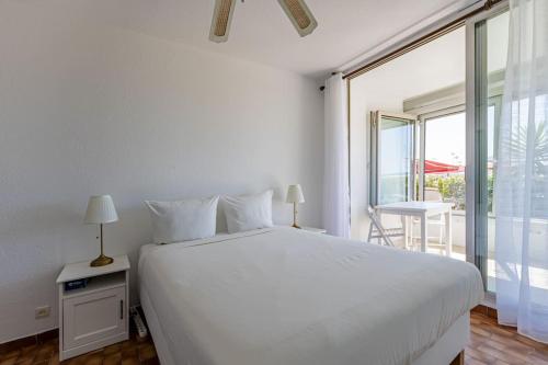 Studio with Sea View image 10