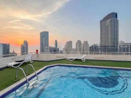 Gorgeous Sea View from 2BR w Rooftop Pool, Dubaj (zdjęcie 3)