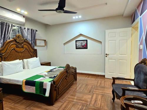 Stylish Independent 3-Bedroom House in Bahria Town - image 11