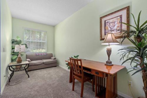 3BR Home 1,5 mi to Disney Lagoon Pool, Spa & Gym in Orlando, USA