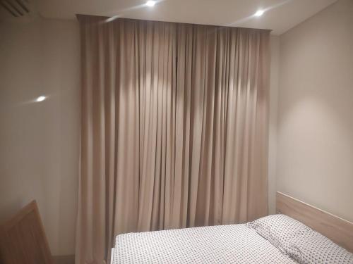 One-Bedroom Apartment image 1