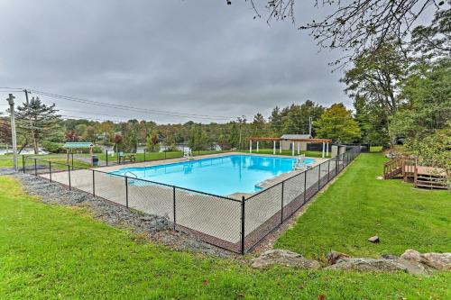 Family-Friendly Tobyhanna Home Lake and Pool Access
