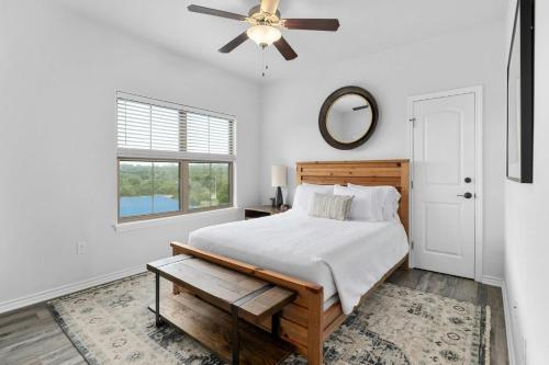 Dripping Springs Silver Creek Condo Holmes C- 4 Bedroom Unit in Dripping Springs, USA