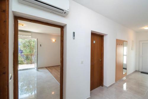Apartment Ljuba - image 5
