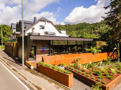 Logis Hostellerie De La Claire Fontaine - image 3