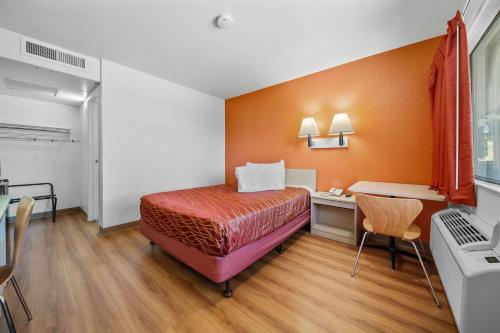 1 queen bed