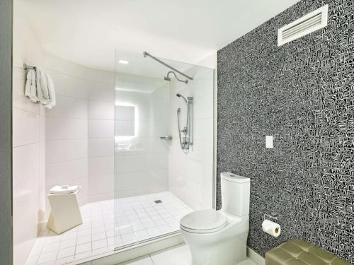 Business King Suite - Disability Access/Non-Smoking