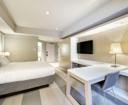 Premium King Room - Non-Smoking room in The Royal Sonesta Minneapolis Downtown
