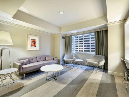 Business King Suite - Non-Smoking image 4