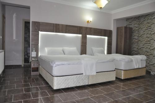 Mevlana Palace Ideally located in the Konya City Center area, Mevlana Palace promises a relaxing and wonderful visit. Offering a variety of facilities and services, the property provides all you need for a good nigh