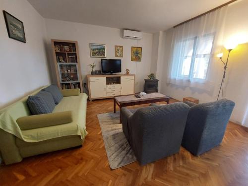 Apartments with a parking space Malinska Krk - 19269 - image 5