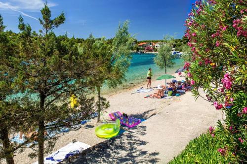 ชายหาด, Apartments by the sea Grebastica, Sibenik - 23313 in เกรบาสติชา
