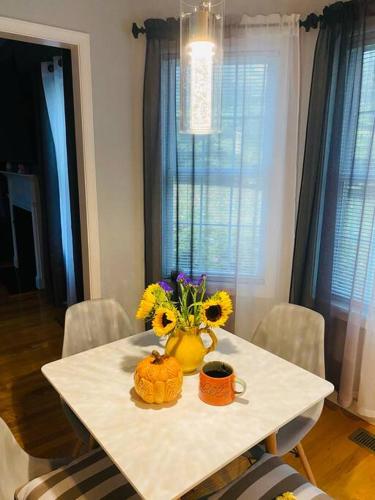 Beautiful Modern Home, Perfect for a getaway! Beautiful Modern Home, Perfect for a getaway!