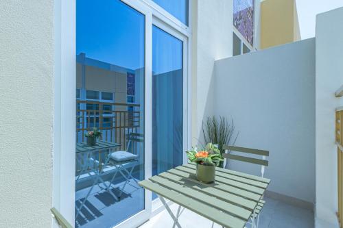 Luxury 3BR 2storey Villa with Garden in Damac Hills, Dubái (foto 8)