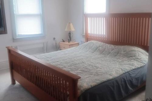 Old farmhouse with Hot tub in the Finger Lakes in 霍斯黑兹