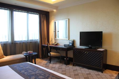 Superior Queen Room image 4
