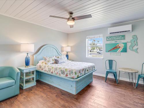 Oak Cottages 1 in Rockport, USA