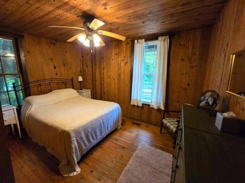 Lake summit cabin on the hill Great views