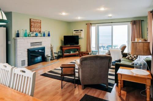 Beach Club of Oscoda - All 4 Beachfront Cottages - image 6