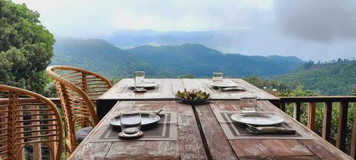 KHIRI HOUSE &Cafe Farm ดอยช้างเชียงรายที่พักอาข่าเรียวกังสไตล์กลางหมู่บ้านดอยช้าง near DoichangView