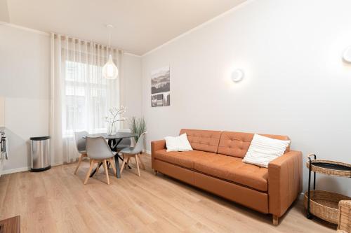2 bedrooms, 4 beds