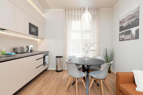 Dandelion Apartments Dzirnavu near the Park, Riga (foto 8)