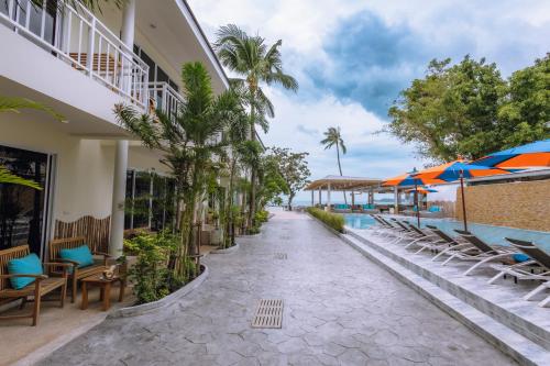 Exterior view, Ark Bar Beach Resort in Koh Samui