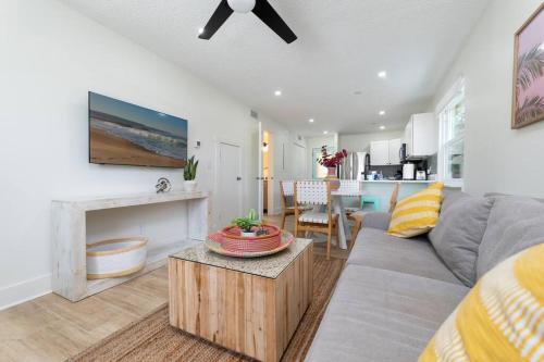Be a Nomad - Combined House - 4 blks to beach in Jacksonville Beach, USA