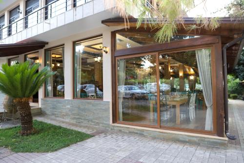 ห้องอาหาร, Hotel ANTONIA in คอมบินัต