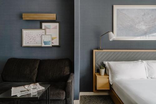 One Bedroom Suite with Kitchenette image 4