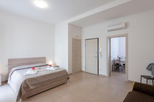 One-Bedroom Apartment image 10
