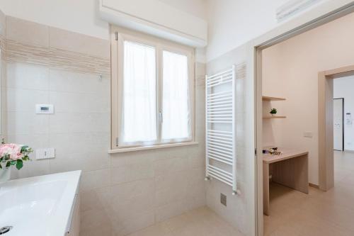 One-Bedroom Apartment image 3
