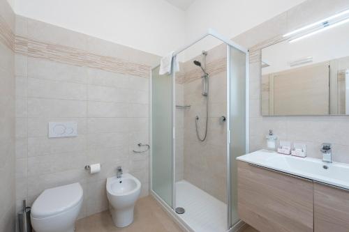 One-Bedroom Apartment image 5