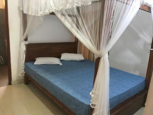 Budget Double Room image 3
