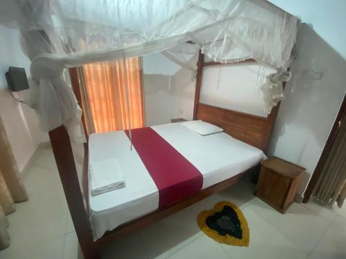 Standard Double Room image 3