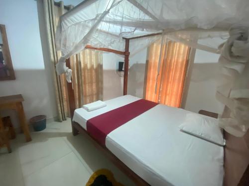 Standard Double Room image 2