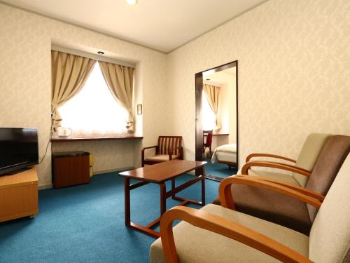 room detail thumbnail 1