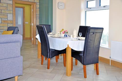 Seadmed, The Waters Edge in Strandhill