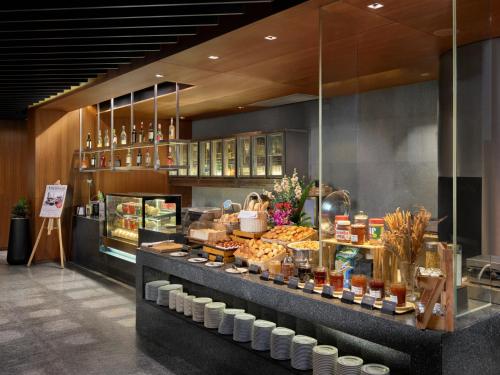 582208943 Amara Bangkok Hotel