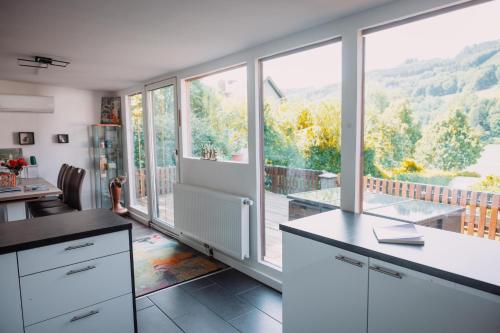Bungalow Donaublick mit Pool und Garten in Sankt Nikola An Der Donau