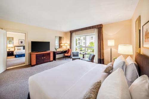 room detail thumbnail 1