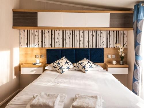 Pinewoods Saltmarsh Lodge no.1 sleeps 7 – no dogs