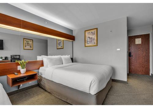 Microtel by Wyndham Bentonville - main image