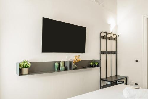 Ari Home, Werona