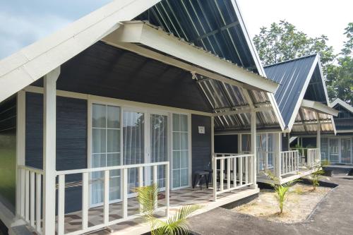 Salma Syariah by TwoSpaces, Bogor Room Type - Double or Twin Room with Balcony Salma Syariah by TwoSpaces, Bogor Room Type - Double or Twin Room with Balcony