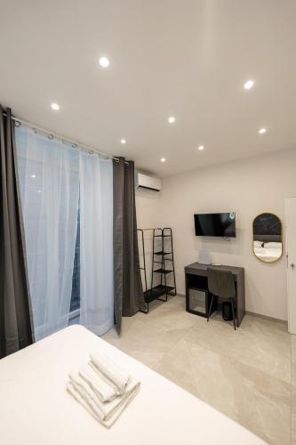 SUITES GAUDIOSO NAPOLI CENTER Room Type - Deluxe Double Room