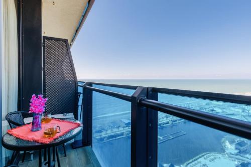 Orbita City sea view Aparthotel - Tap to explore photos