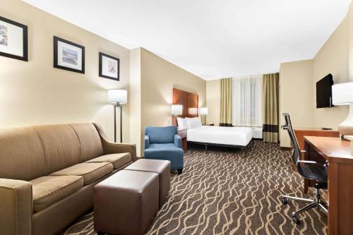 Comfort Suites Tampa Airport North in Tampa, USA