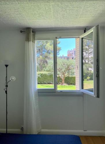 Peaceful Nice Apartment Garden View, 20 min from beach in Le Ray